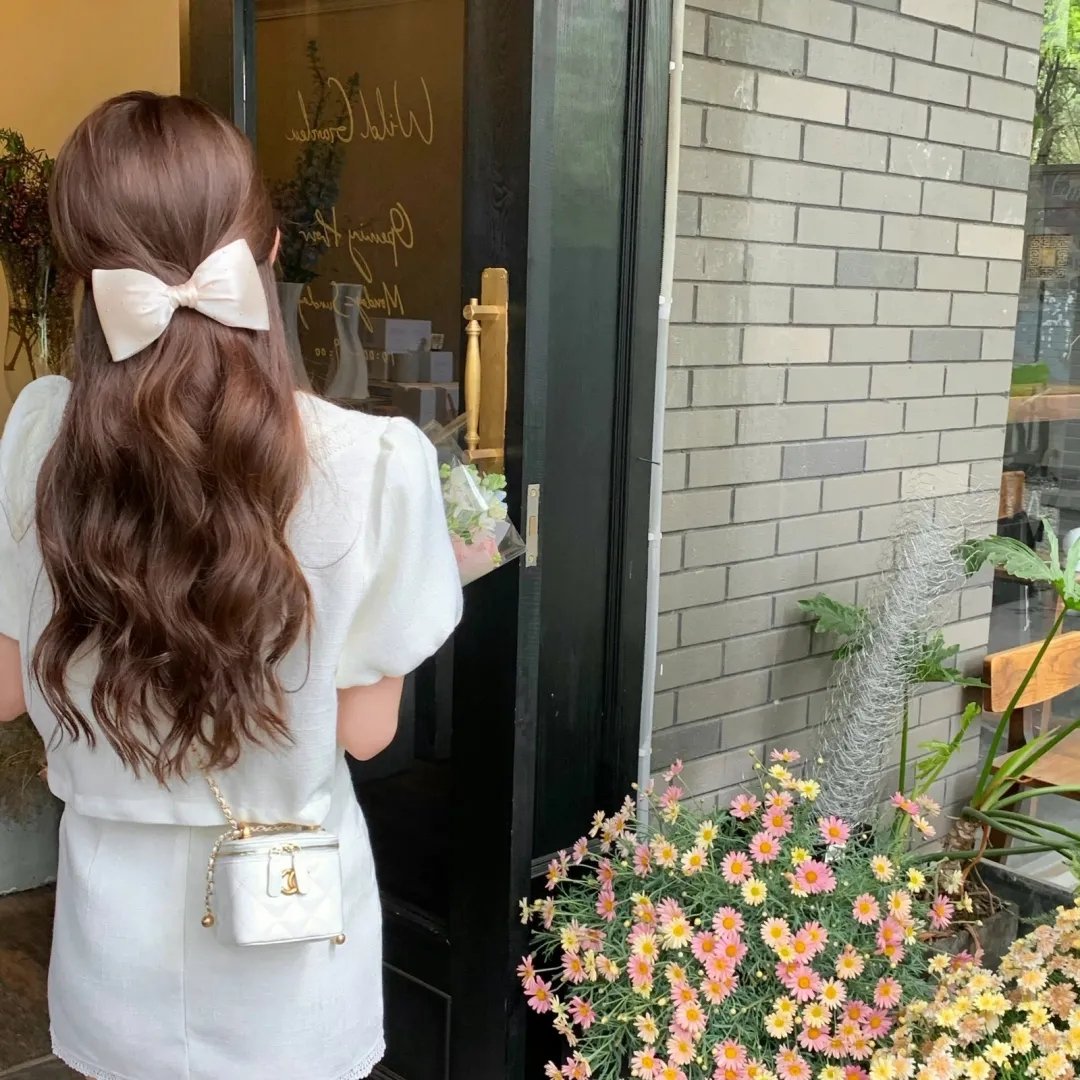 高墙之内的理发室